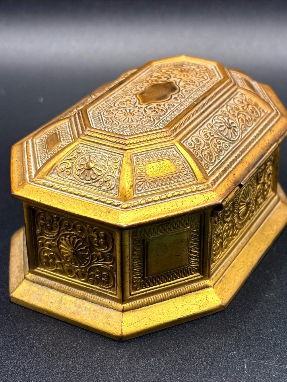 Antique Jennings Brothers #1377 Octagonal Jewelry Casket c.1910–1915 Gilt Brass